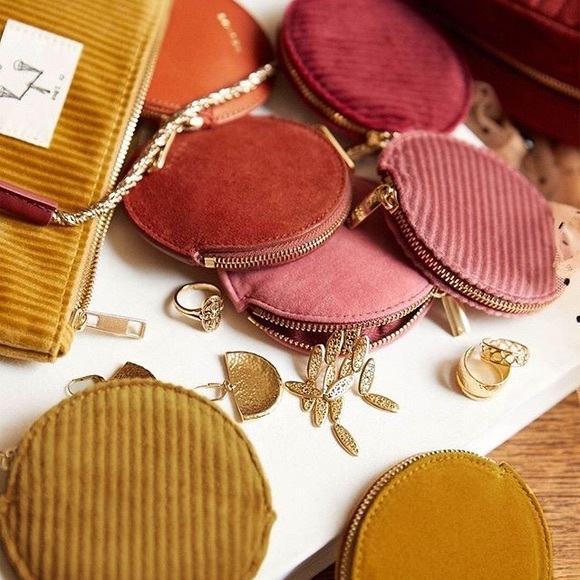 Sezane Handbags - 🆕 Sézane velvet coin pouch